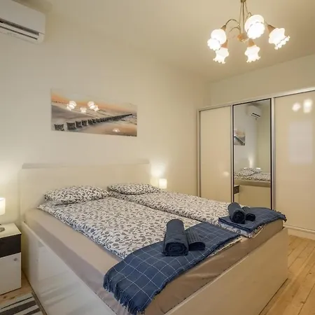 Stylish Center Flat 100m To Vitosha Blvd Appartamento