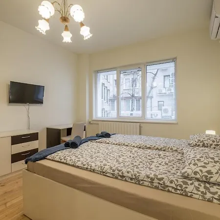 Апартаменты Stylish Center Flat 100m To Vitosha Blvd