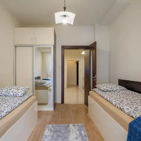 Stylish Center Flat 100m To Vitosha Blvd Apartment