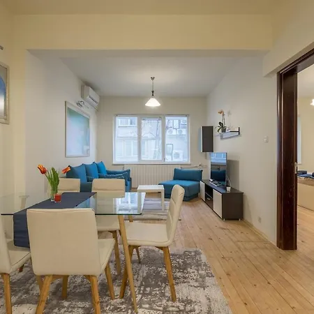 Stylish Center Flat 100m To Vitosha Blvd Апартаменты София
