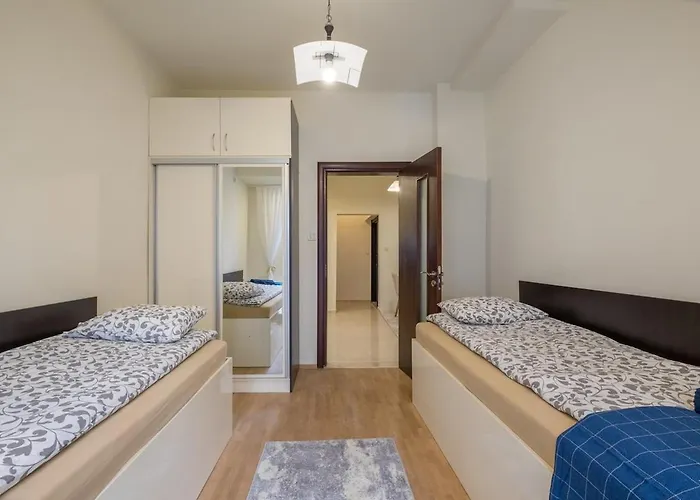 Stylish Center Flat 100m To Vitosha Blvd アパート